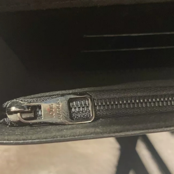 🦄🎉Louis Vuitton Black Clutch Matte Black Hardware Limited Edition! 🦄🎉 - Picture 5 of 16